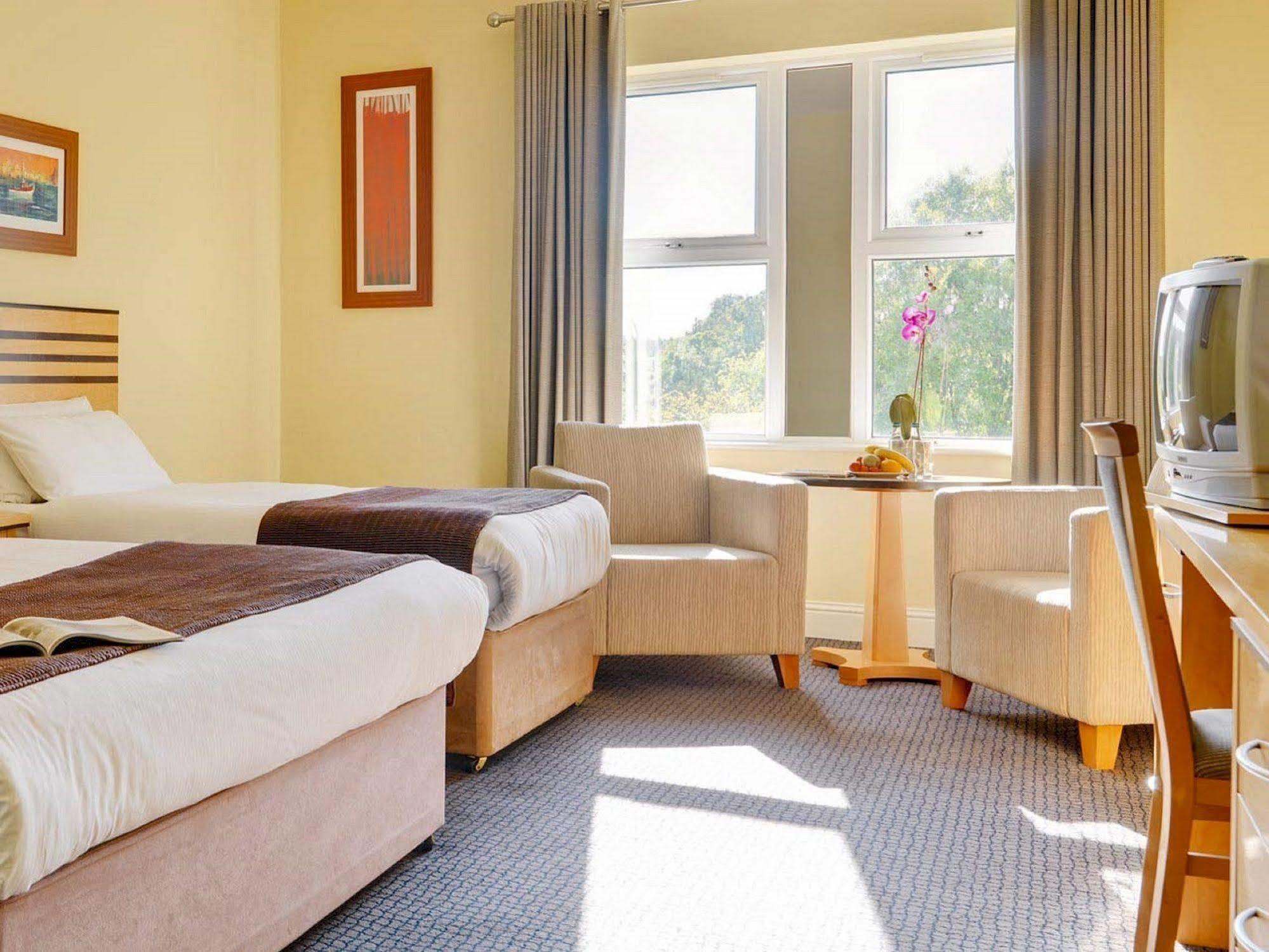 Breaffy Woods Hotel Castlebar Exterior foto