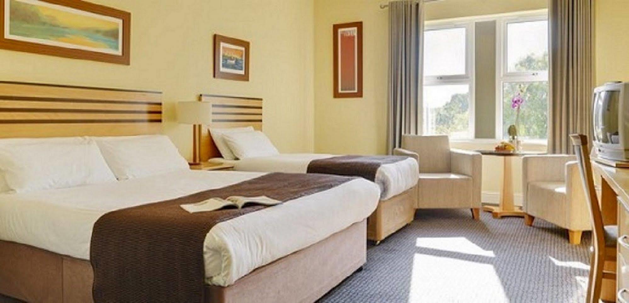 Breaffy Woods Hotel Castlebar Exterior foto